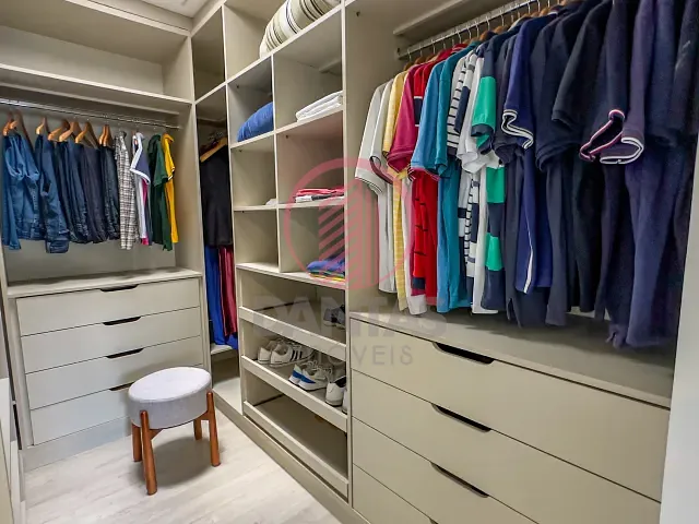 Casa com 600m² 4 quartos e 4 banheiros, à venda, no bairro Paisagem Renoir em Cotia