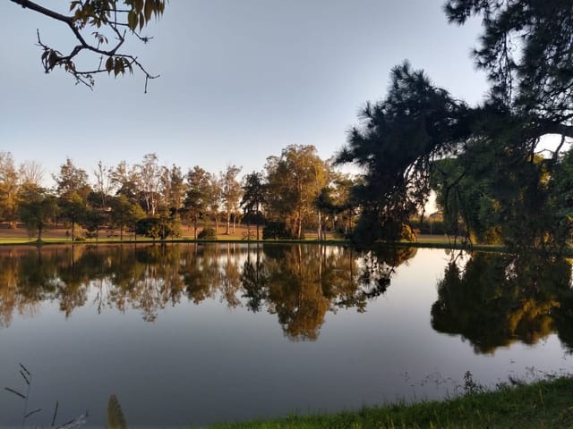 Foto do Casa - Casa com 4 dormitórios (3 suítes) e 2 banheiros área construída 307 m², área total 706m², lugar deslumbrante e seguro R$:1.200.000,00 | Imobiliária Domos