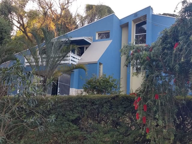 Foto do Casa - Casa com 4 dormitórios (3 suítes) e 2 banheiros área construída 307 m², área total 706m², lugar deslumbrante e seguro R$:1.200.000,00 | Imobiliária Domos