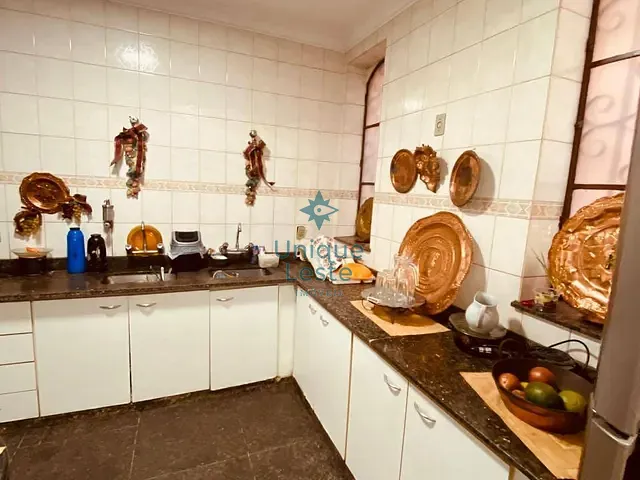 Casa 4 quartos e 5 banheiros, à venda, no bairro Sagrada Família em Belo Horizonte