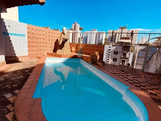 Casa 4 quartos e 5 banheiros, à venda, no bairro Sagrada Família em Belo Horizonte
