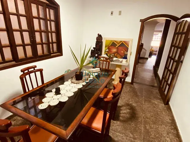 Casa 4 quartos e 5 banheiros, à venda, no bairro Sagrada Família em Belo Horizonte