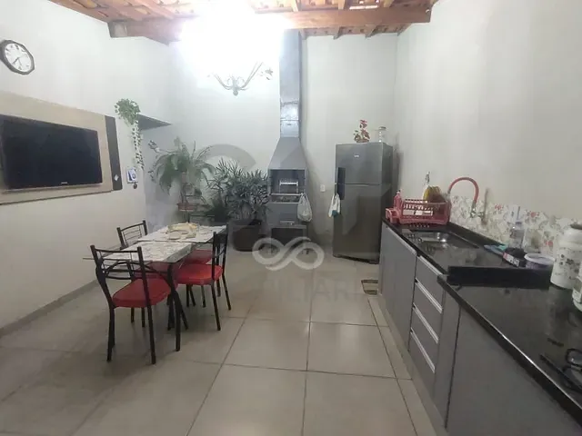 Casa com 200m² 3 quartos e 2 banheiros, à venda, no bairro São José em Jaguariúna