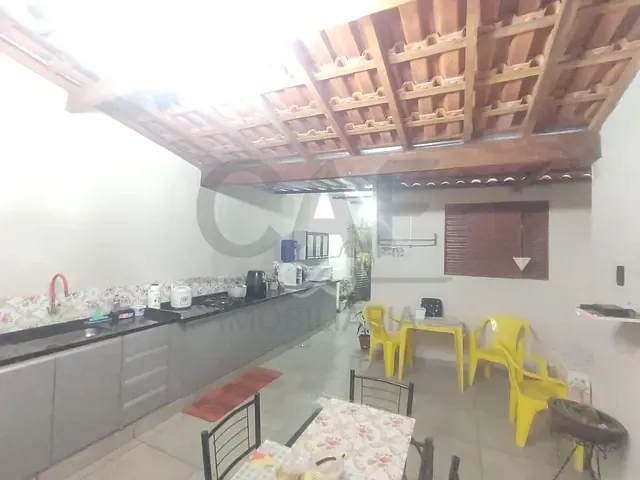Casa com 200m² 3 quartos e 2 banheiros, à venda, no bairro São José em Jaguariúna