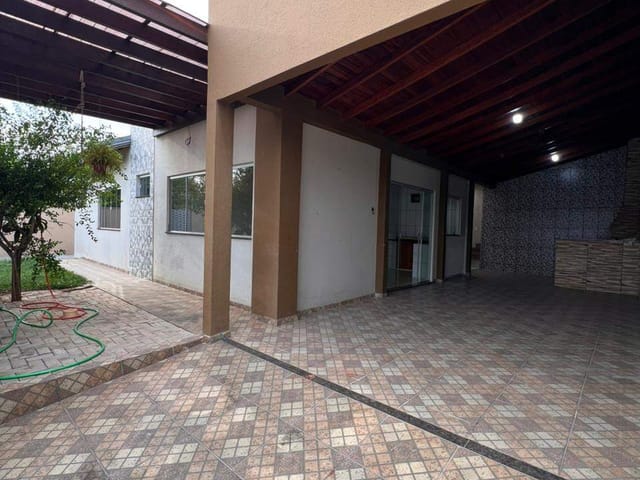Casa com 250m² 3 quartos e 2 banheiros, à venda, no bairro Jardim Celeste em Sinop