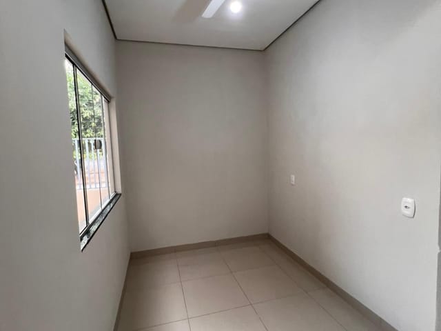 Casa com 250m² 3 quartos e 2 banheiros, à venda, no bairro Jardim Celeste em Sinop