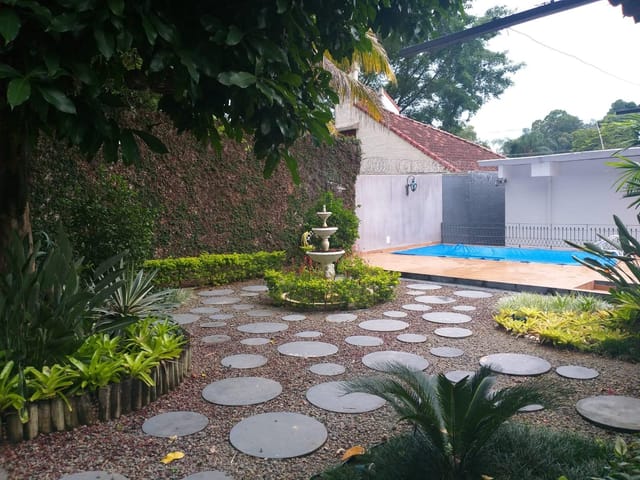 Casa com 740m² 3 quartos e 4 banheiros, disponível, no bairro Centro em Cataguases