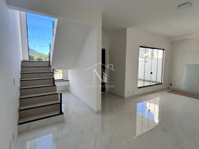 Casa com 240m² 2 quartos e 3 banheiros, à venda, no bairro Ubatiba em Maricá