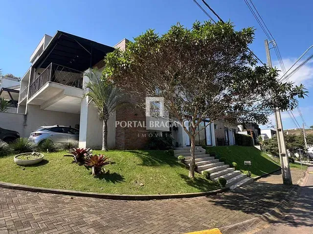 Casa com 342m² 3 quartos e 5 banheiros, à venda, no bairro Condomínio Residencial Euroville II em Bragança Paulista