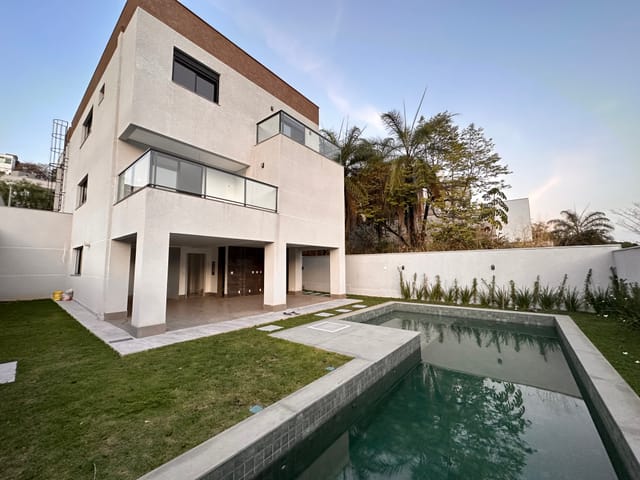 Casa 4 quartos e 3 banheiros, à venda, no bairro Portal do Sol em Contagem