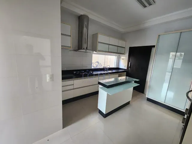 Casa 4 quartos e 5 banheiros, para alugar, no bairro Residencial Eco Village em São José do Rio Preto