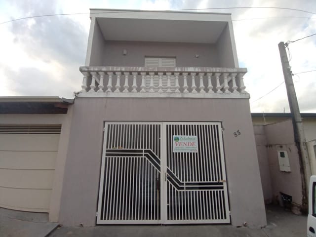 Casa com 200m² 2 quartos e 3 banheiros, à venda, no bairro Jardim Magalhães em São João da Boa Vista