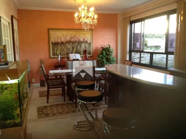 Casa com 480m² 4 quartos e 1 banheiro, à venda, no bairro São Francisco em Niterói