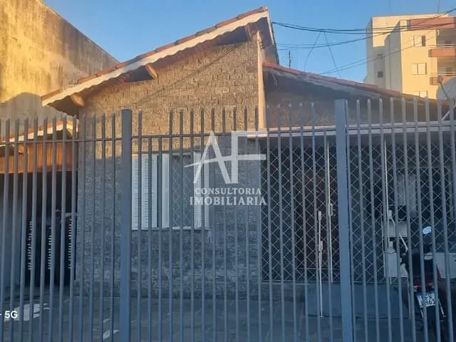 Casa com 268m² 6 quartos e 7 banheiros, à venda, no bairro Jardim Russi em Taubaté