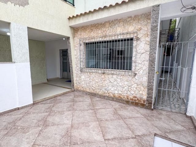 Casa com 160m² 2 quartos e 2 banheiros, à venda, no bairro Centro em Macaé
