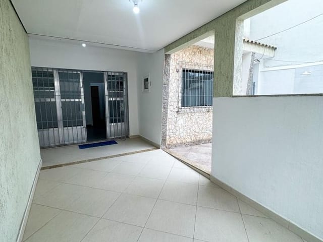 Casa com 160m² 2 quartos e 2 banheiros, à venda, no bairro Centro em Macaé