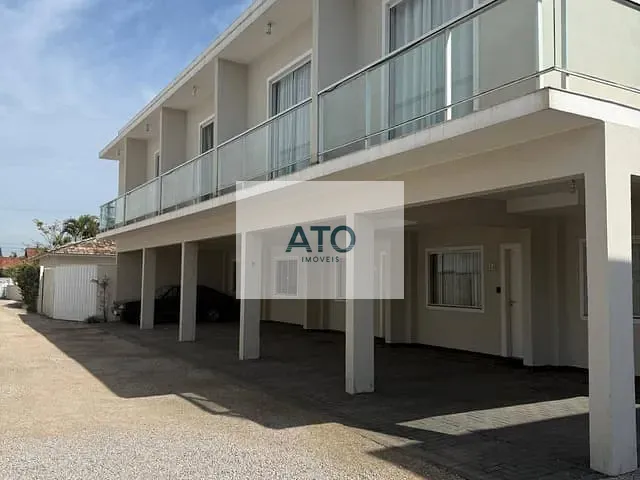 Casa 2 quartos e 2 banheiros, para alugar, no bairro Centro em Tijucas