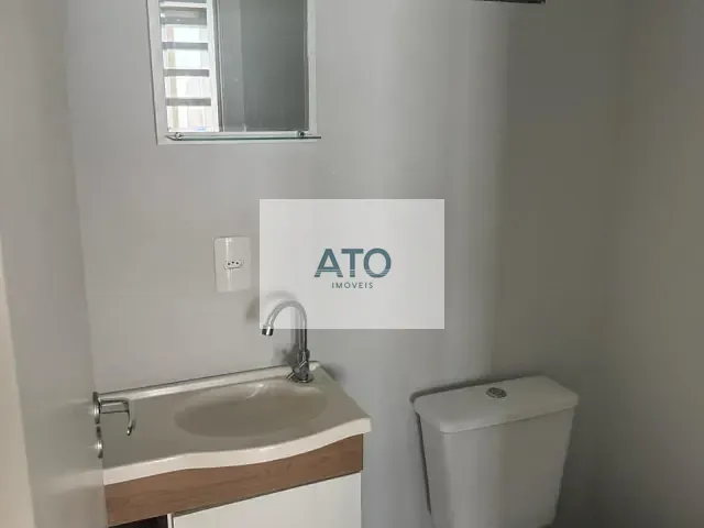 Casa 2 quartos e 2 banheiros, para alugar, no bairro Centro em Tijucas