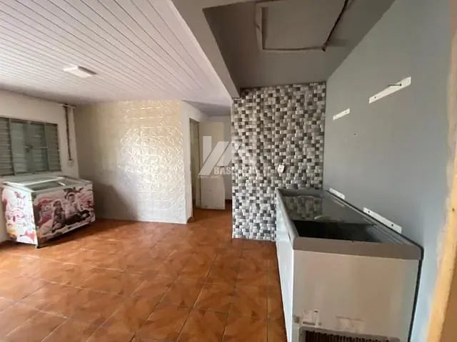 Casa com 330m², à venda ou para alugar, no bairro Industrial em Guarapuava