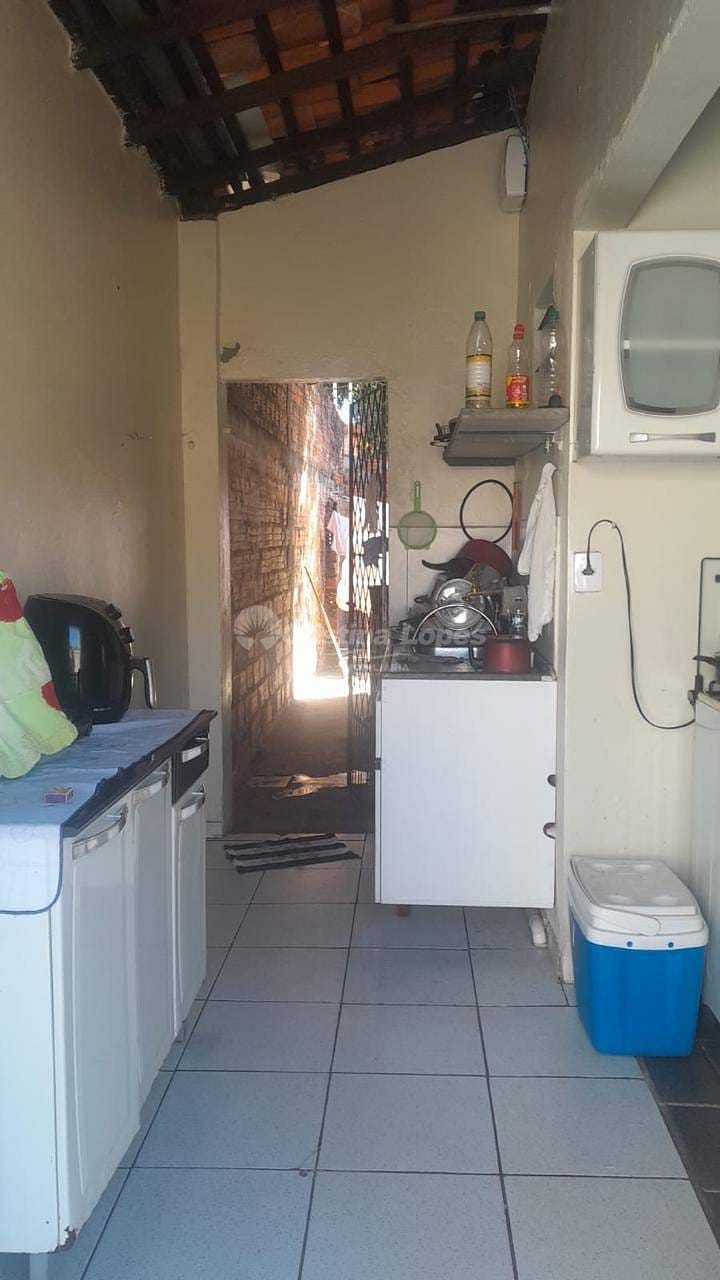 Casa à venda com 2 quartos, 10m² - Foto 3