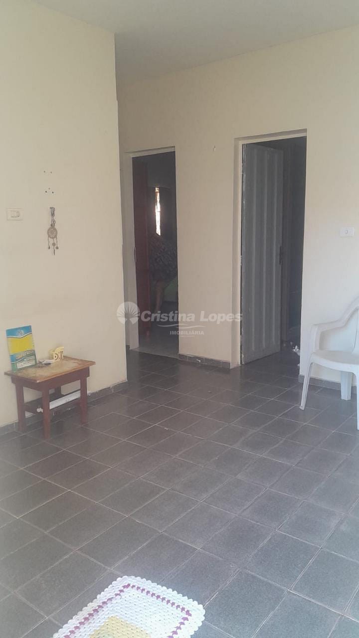 Casa à venda com 2 quartos, 10m² - Foto 1