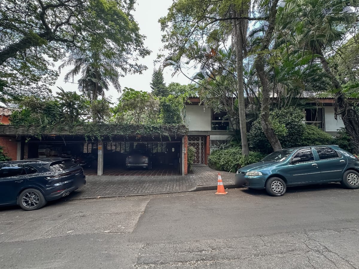 Casa para venda em Cidade Jardim com 4 quartos, sendo 1 suíte, 490m²