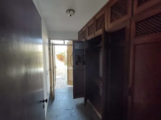 Casa com 600m² 4 quartos e 5 banheiros, à venda, no bairro Residencial Alberto Byington em Guaratinguetá