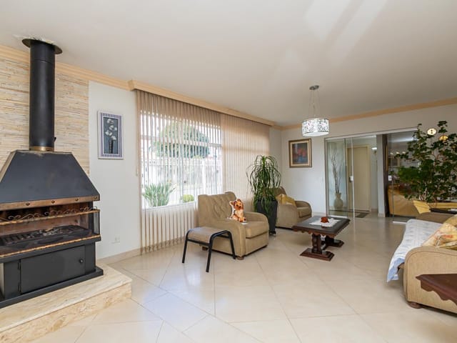 Casa com 406m² 3 quartos e 6 banheiros, à venda, no bairro Vila Izabel em Curitiba