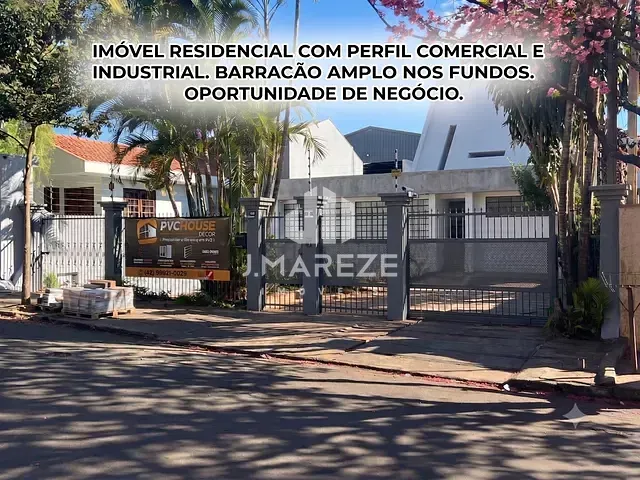 Casa com 552m², à venda, no bairro Centro em Apucarana
