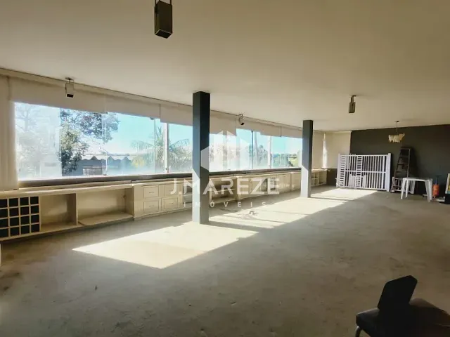 Casa com 552m², à venda, no bairro Centro em Apucarana