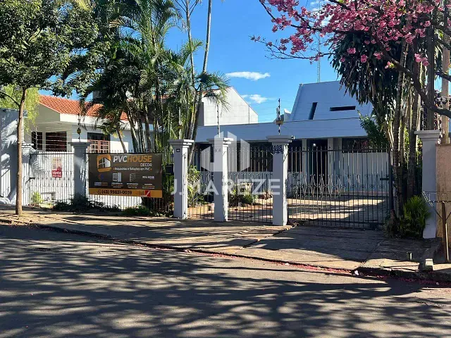 Casa com 552m², à venda, no bairro Centro em Apucarana