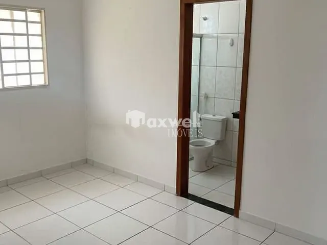 Casa com 180m² 3 quartos e 2 banheiros, à venda, no bairro Parque Atalaia em Aparecida de Goiânia