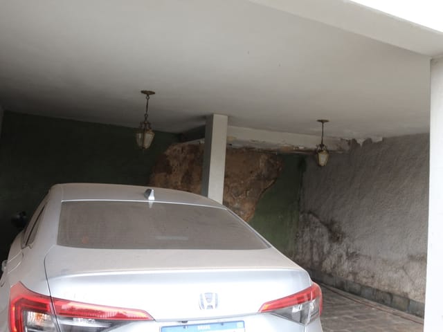 Casa com 360m² 3 quartos e 2 banheiros, à venda, no bairro Rio Branco em Belo Horizonte