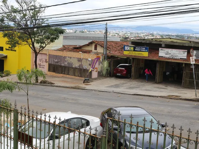 Casa com 360m² 3 quartos e 2 banheiros, à venda, no bairro Rio Branco em Belo Horizonte