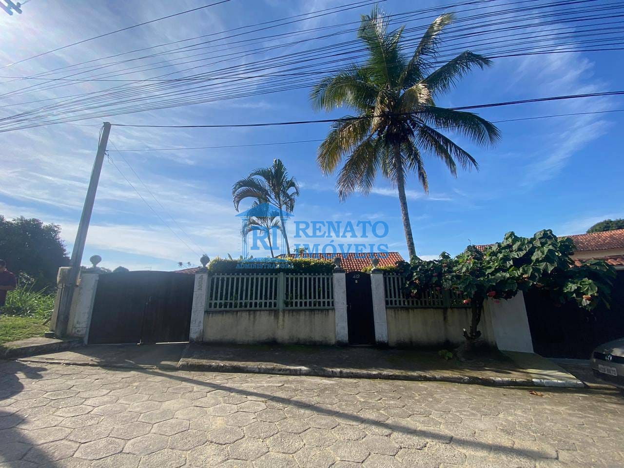 Casa à venda com 3 quartos, 255m² - Foto 2