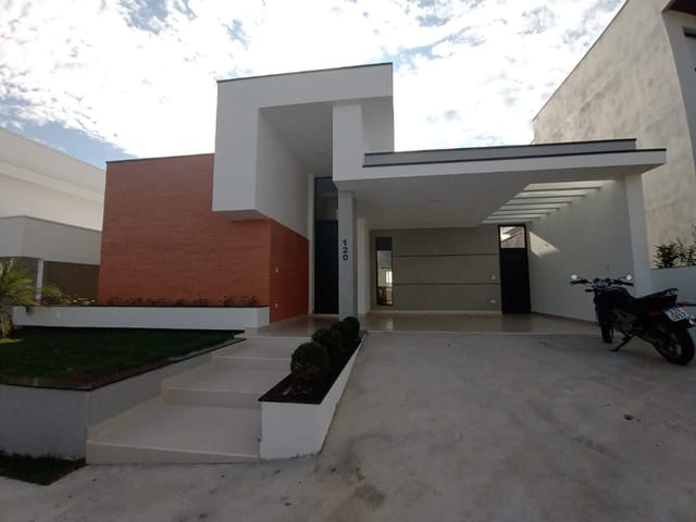 Casa com 370m² 3 quartos e 5 banheiros, à venda, no bairro Jardim Santo André em São João da Boa Vista