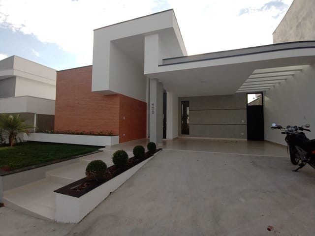 Casa com 370m² 3 quartos e 5 banheiros, à venda, no bairro Jardim Santo André em São João da Boa Vista