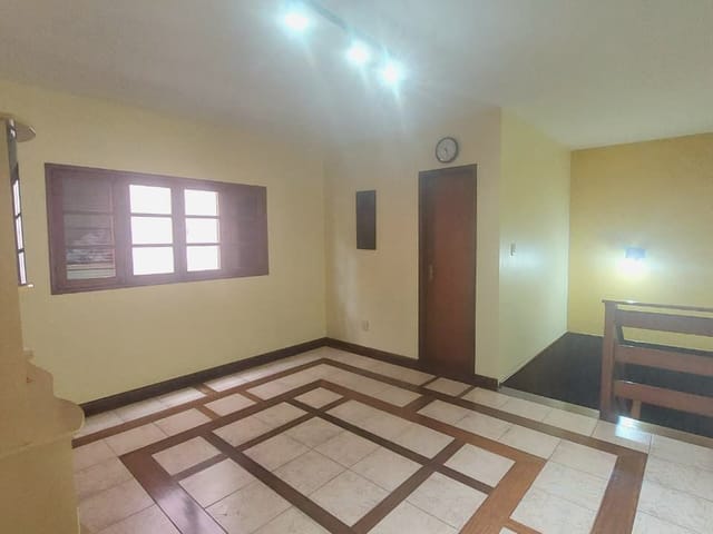 Casa com 360m² 3 quartos e 3 banheiros, à venda, no bairro Bela Vista em Macaé