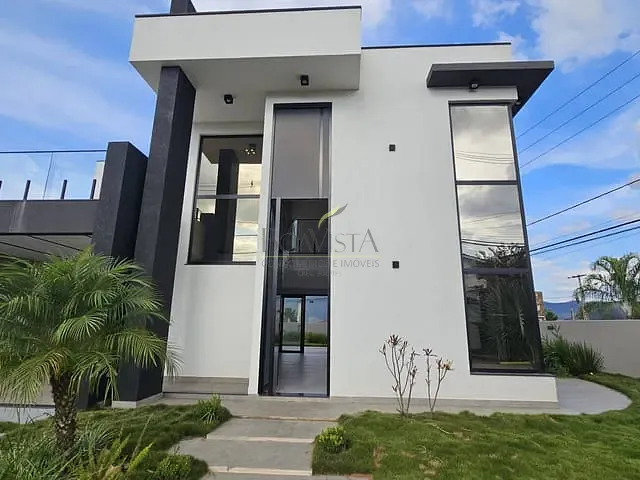 Casa com 323m² 3 quartos e 3 banheiros, à venda, no bairro Condomínio Altos da Floresta em Atibaia