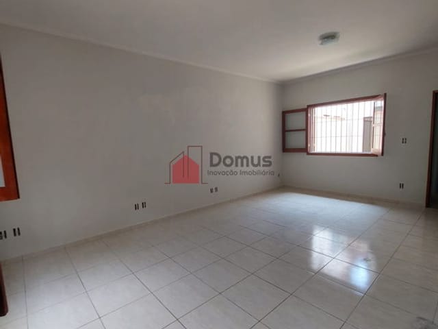 Casa à venda, no bairro Parque São Domingos em Pindamonhangaba