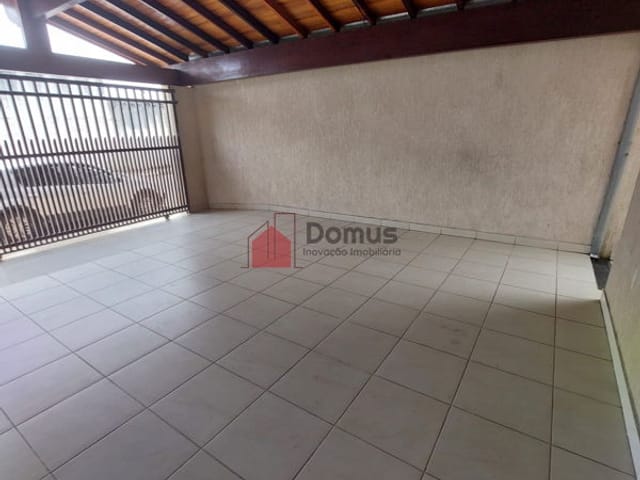 Casa à venda, no bairro Parque São Domingos em Pindamonhangaba
