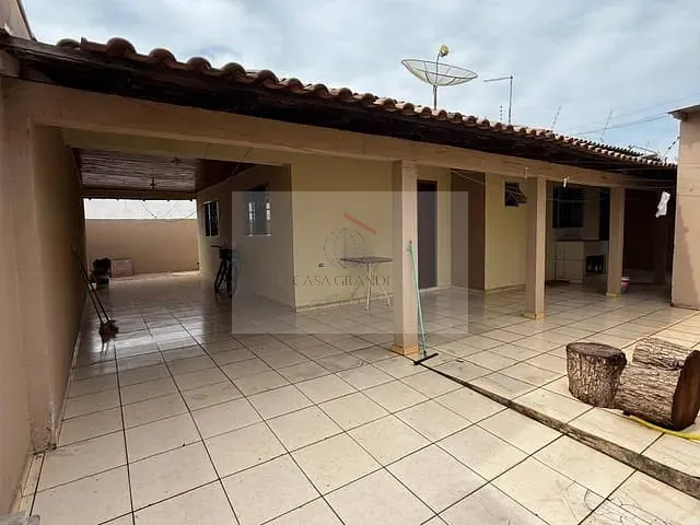 Casa 3 quartos e 1 banheiro, para alugar, no bairro Jardim do Lago em Rolândia
