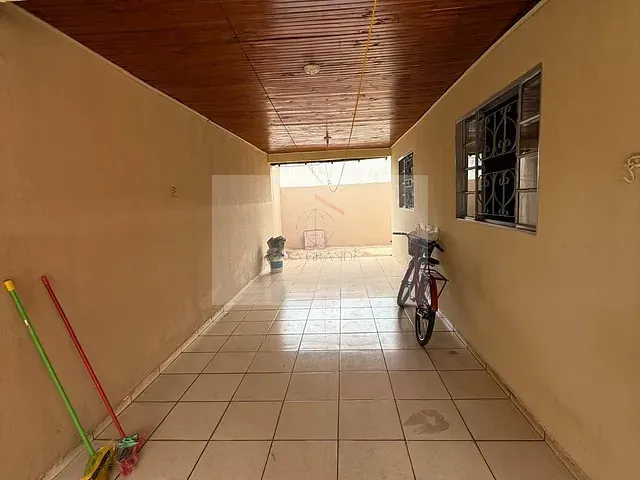 Casa 3 quartos e 1 banheiro, para alugar, no bairro Jardim do Lago em Rolândia