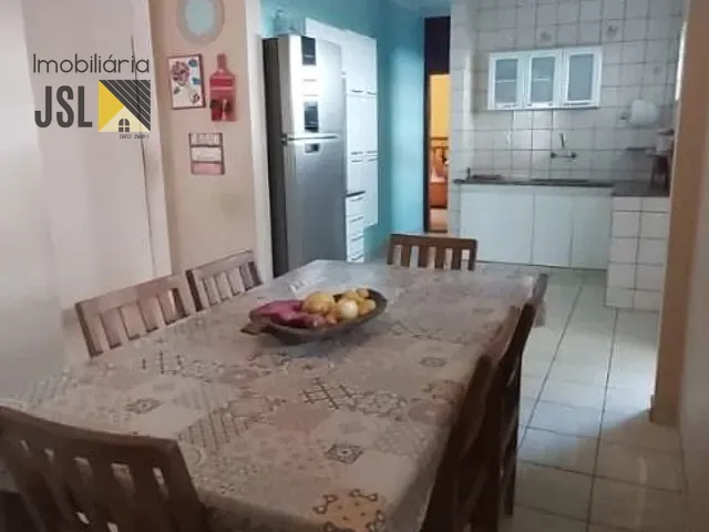 Casa com 300m² 3 quartos e 1 banheiro, à venda, no bairro Vila Resende em Caçapava