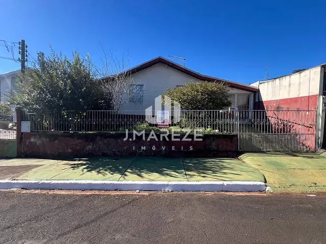 Casa com 300m² 3 quartos e 1 banheiro, à venda, no bairro Núcleo Habitacional Afonso Alves de Camargo em Apucarana