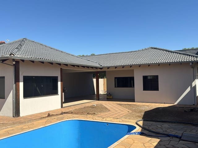 Casa com 602m² 3 quartos e 1 banheiro, à venda, no bairro Jardim Jacarandás em Sinop
