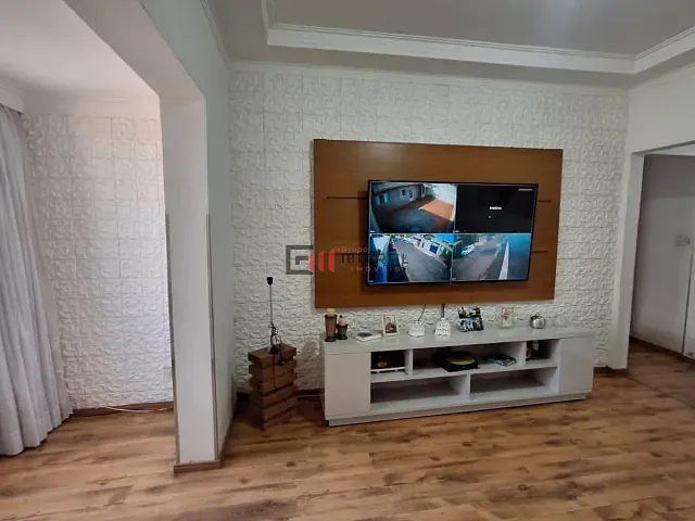 Casa 3 quartos e 2 banheiros, à venda, no bairro Vila Larsen 1 em Londrina