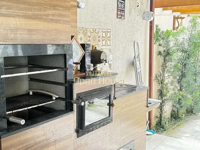 Casa 2 quartos e 3 banheiros, à venda, no bairro KM5 em Pinheiral