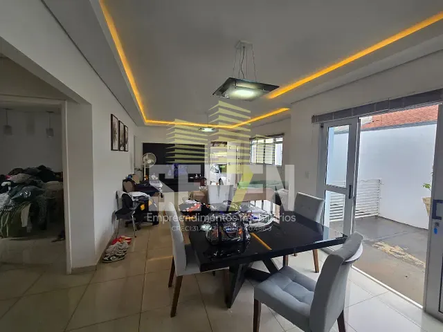 Casa com 372m² 3 quartos e 2 banheiros, à venda, no bairro Jardim Terra Branca em Bauru