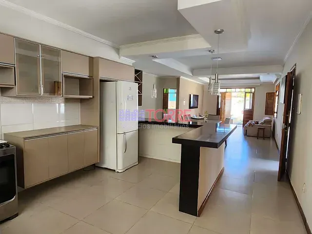 Casa com 450m² 4 quartos e 3 banheiros, à venda, no bairro Condomínio Mar de Ilhéus II em Ilhéus